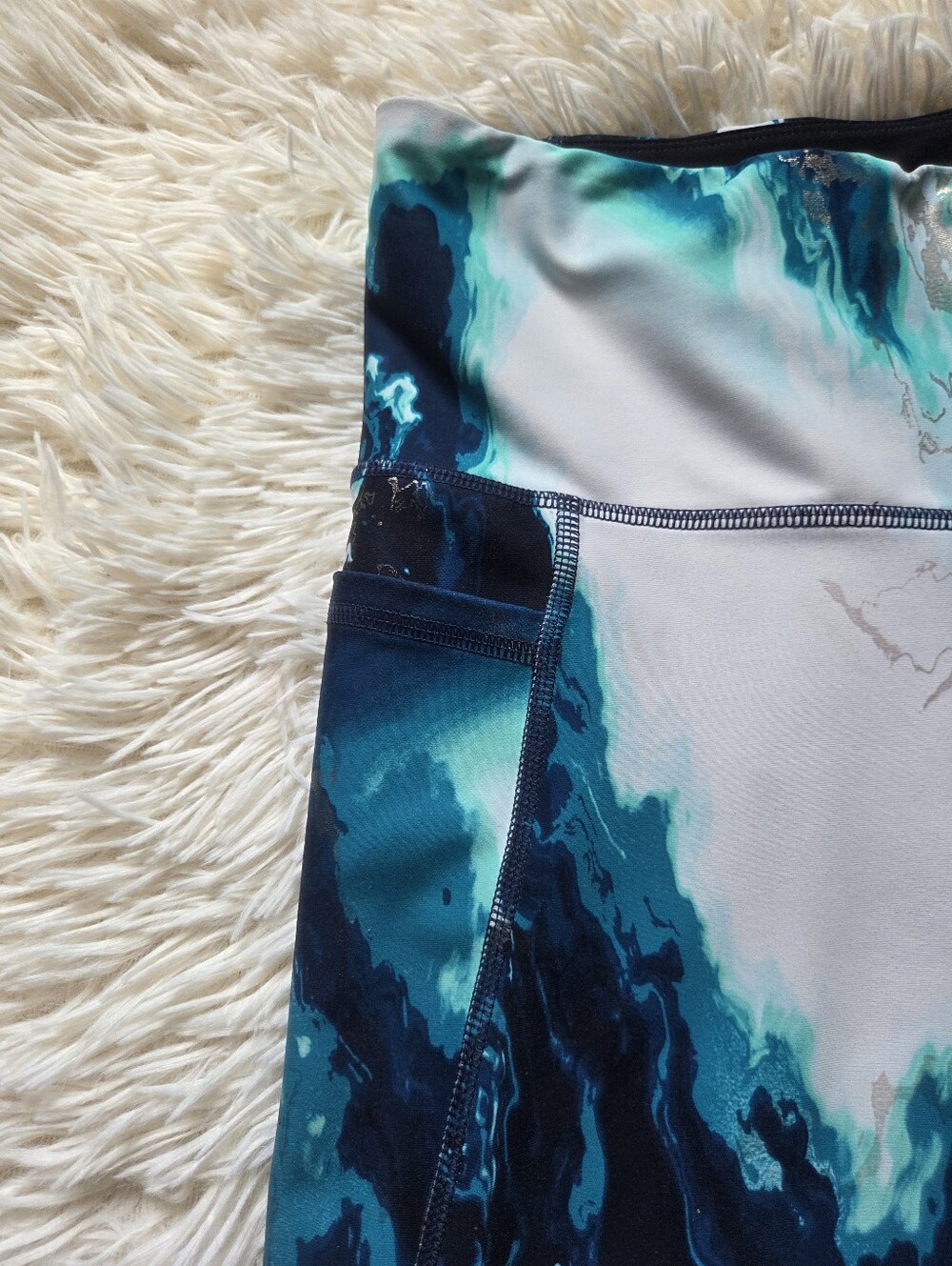 Old Navy Blue/White/Gold Marble Powersoft Bike Shorts 8" Inseam Size Womens L - Picture 4 of 9